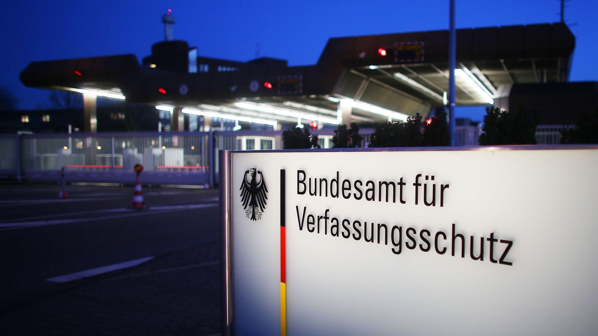 Rechtsstreit: AfD jubelt über Teilerfolg im Streit mit Verfassungsschutz - Handelsblatt