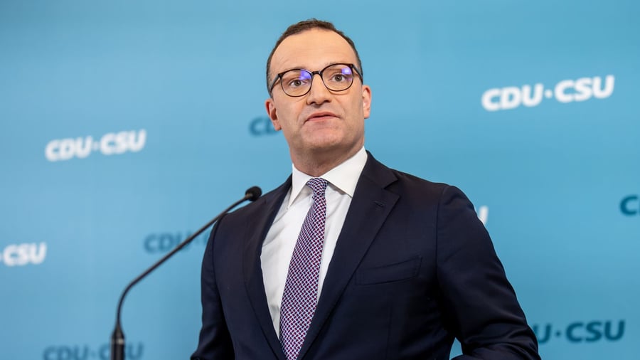 +++ Bundespolitik +++: Debatte um Leihmutterschaft – Wüst bedauert Spahn-Rücktritt