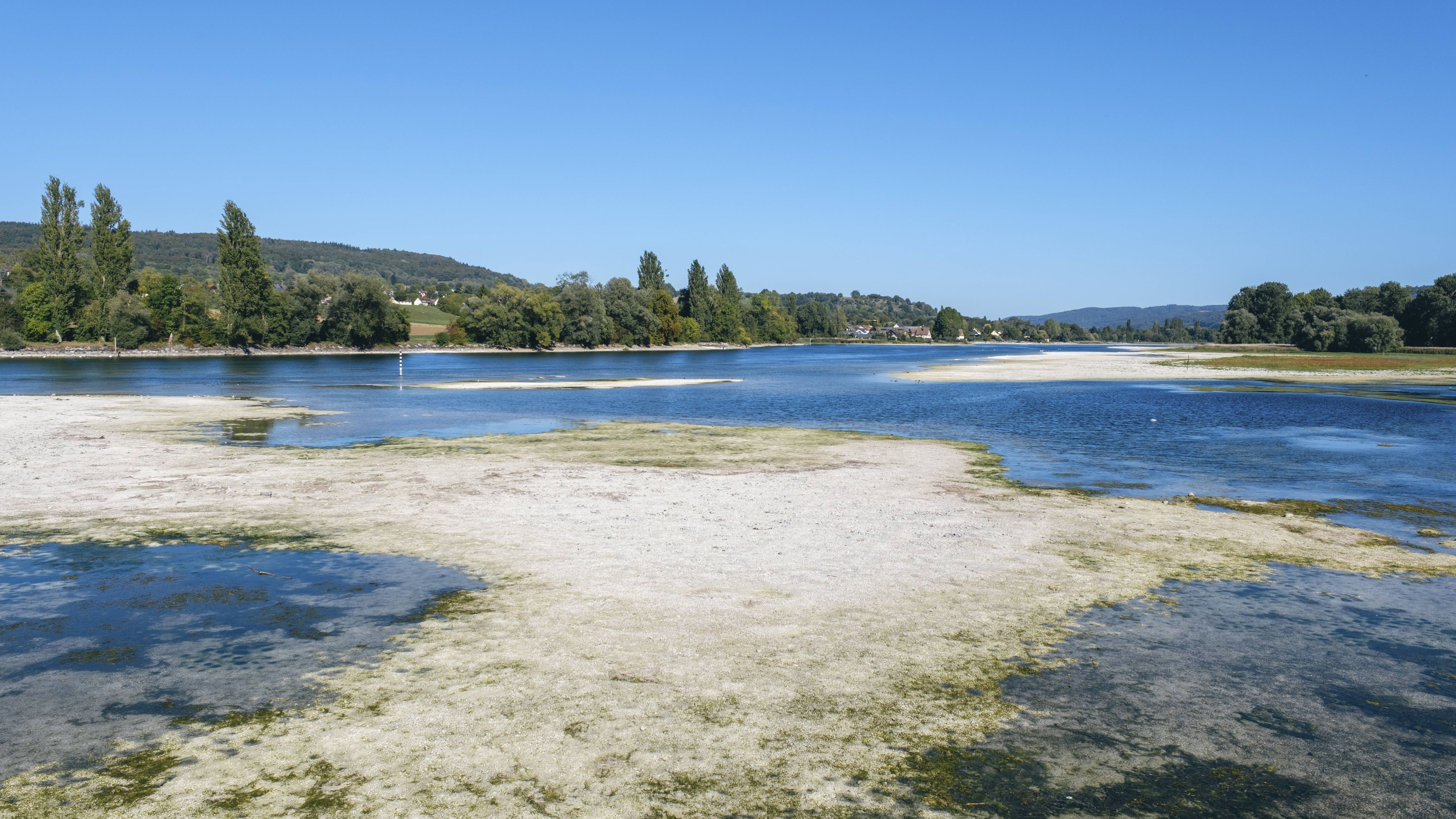 Low Rhine levels threaten Swiss heating oil supplies as prices rise