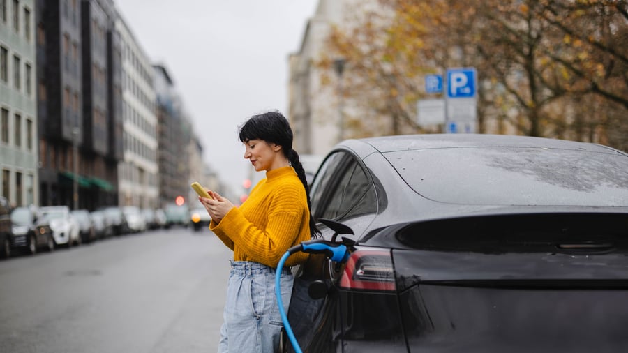 Förderrechner: Bruttoeinkommen über der Fördergrenze? So gibt es die Prämie für das neue E-Auto trotzdem