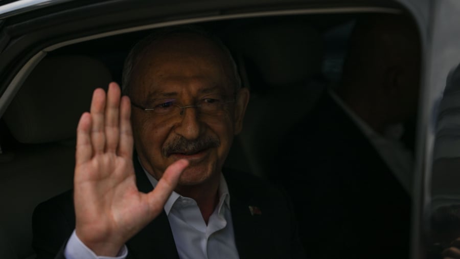 Türkei: Türkische Polizei stürmt Oppositionszentrale – Spannungen steigen nach Absetzung von CHP-Chef
