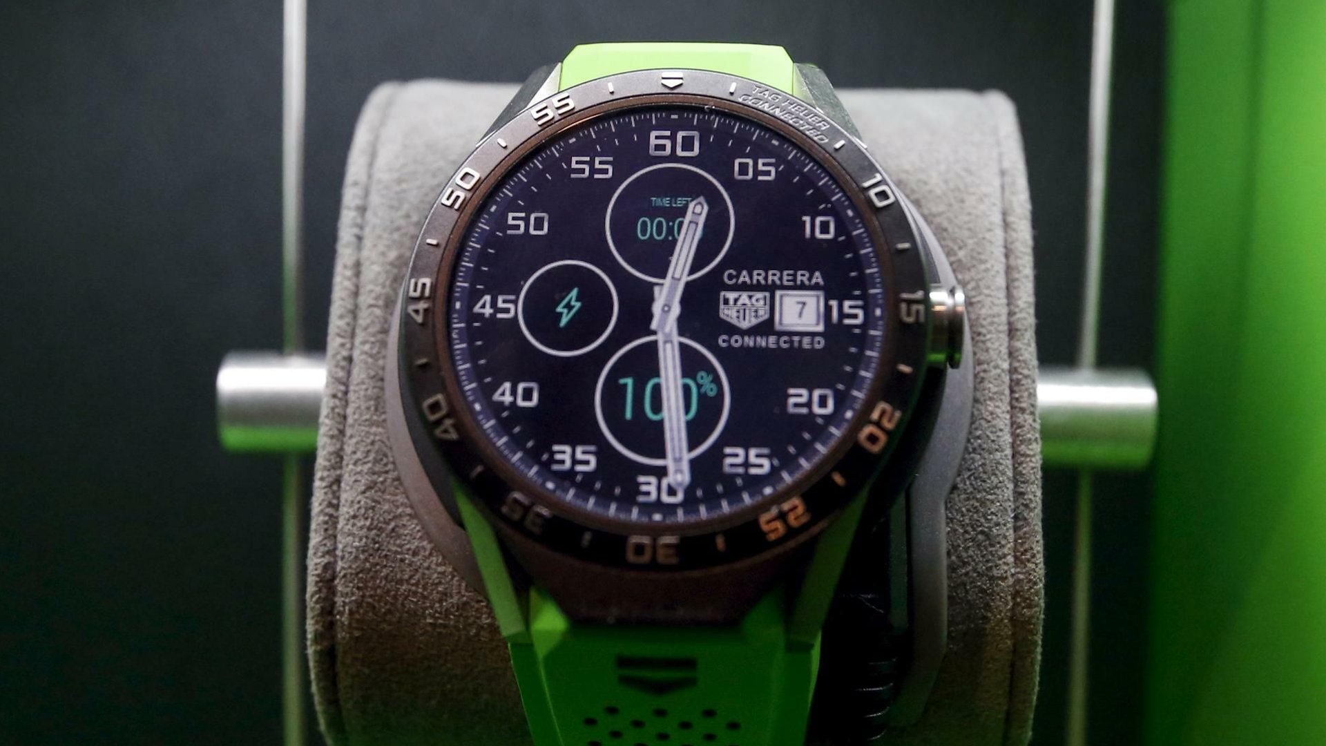 Tag heuer smartwatch apple top