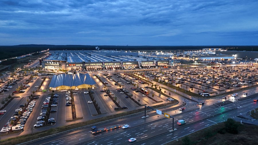 Tesla: Topmanager stimmen Tesla-Belegschaft auf Betriebsratswahl ein