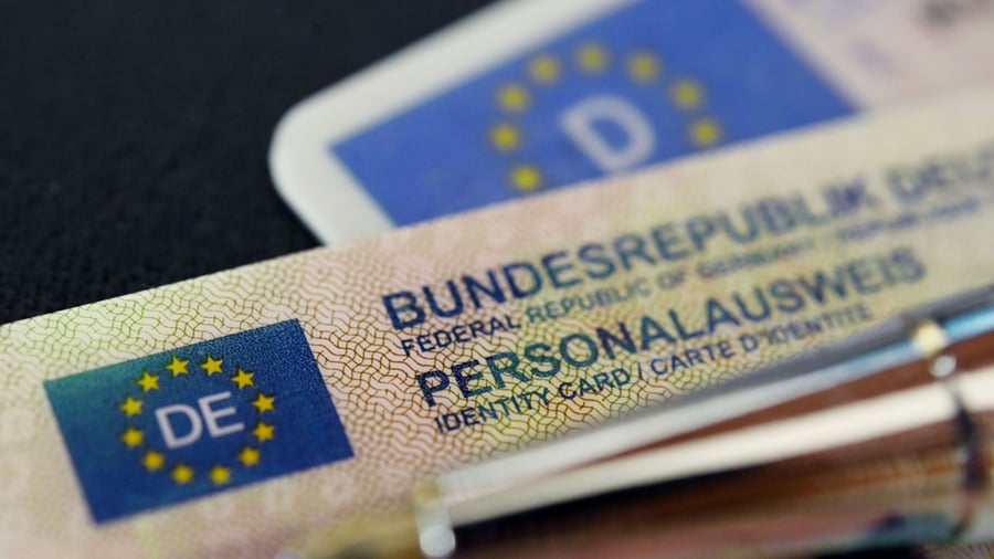 +++ Bundespolitik +++: Unionspolitiker fordern strengere Einbürgerungsregeln
