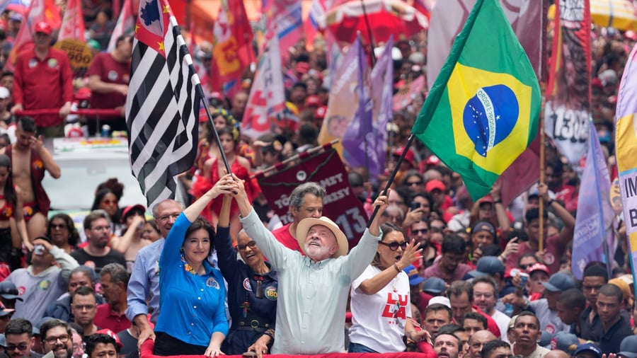 Präsidentenwahl in Brasilien: Lula zum Wahlsieger erklärt - Bolsonaro protestiert