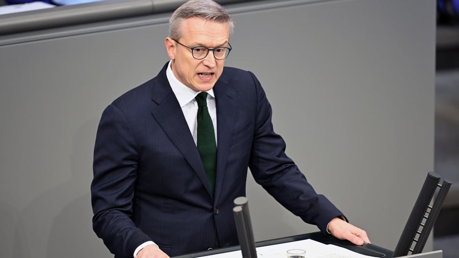 Bundesregierung: „Menschliche Intelligenz“ oder KI? Wie Reden der Minister entstehen