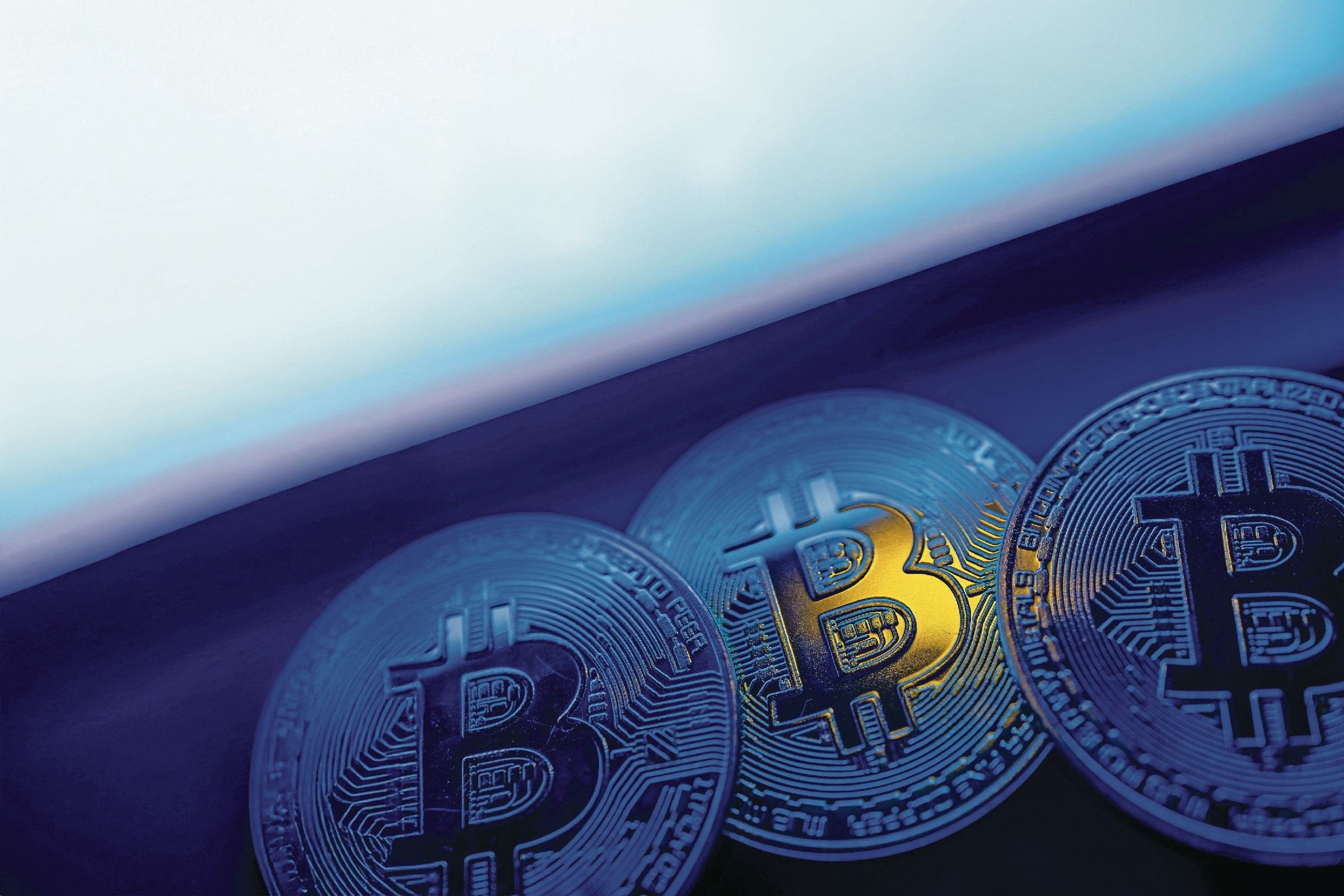 Bitcoin & Co.: Kryptowährungen sind erstmals über vier Billionen Dollar wert