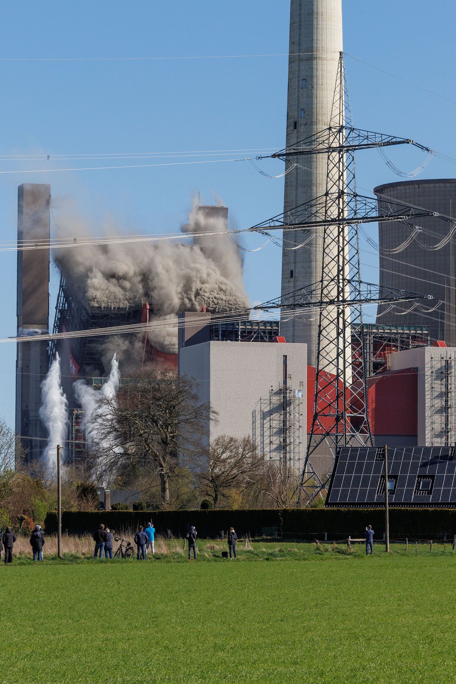 Energie: Ehemaliges Kohlekraftwerk Ibbenbren gesprengt