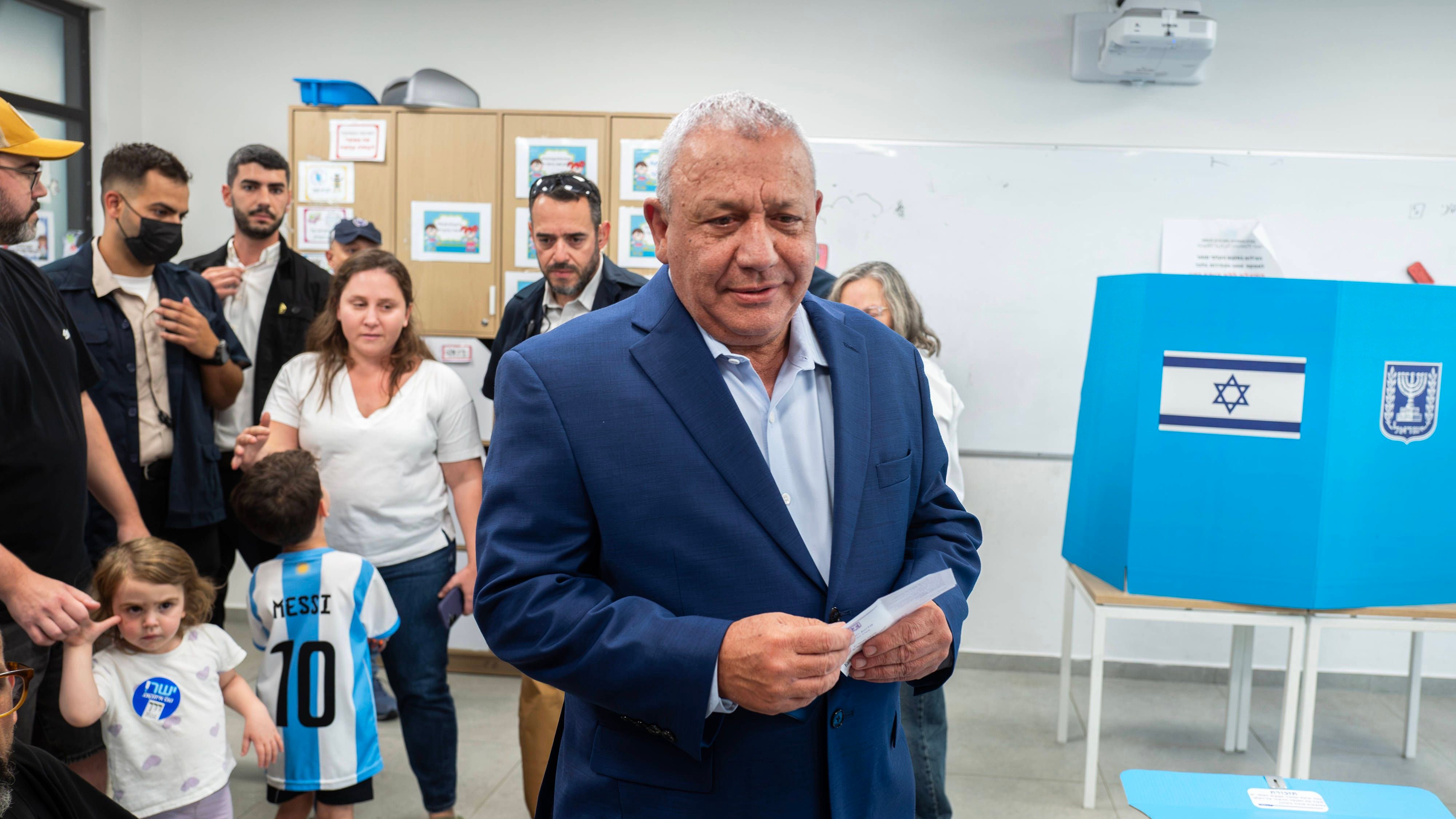 Israel: Erste Hochrechnung sieht Oppositionslager leicht vorne