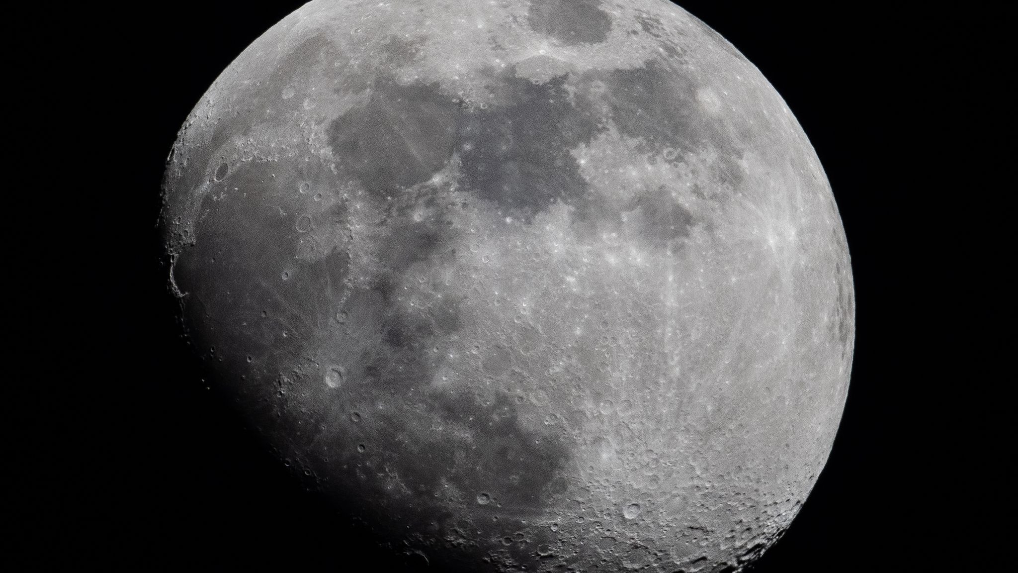 Weltraum-Schrott: Schlägt Teil von SpaceX-Rakete ungeplant auf dem Mond ein?