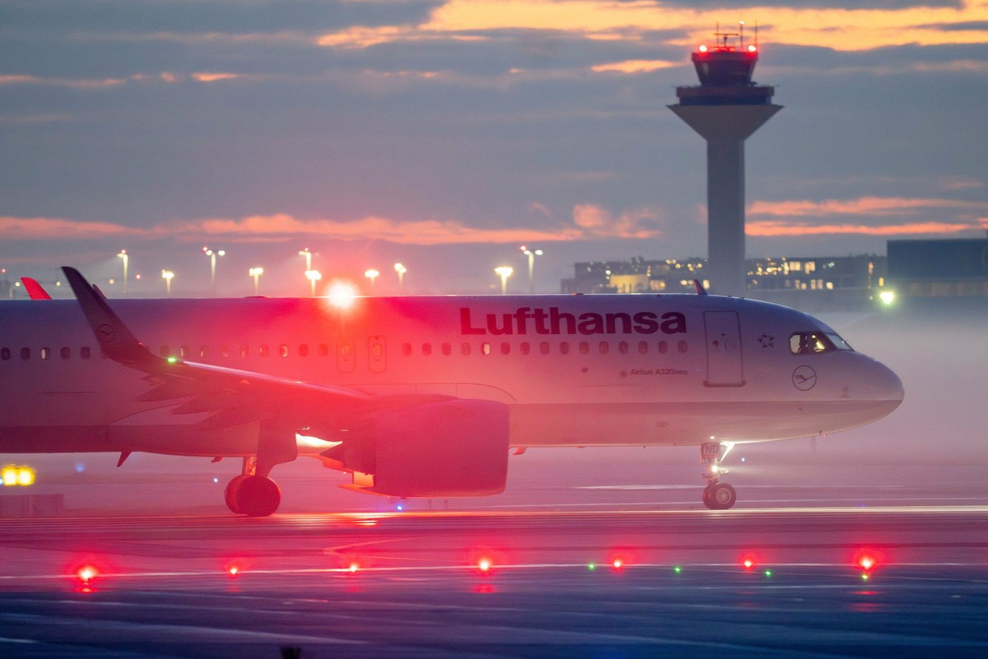 Luftfahrt: Fliegen wird deutschlandweit immer teurer