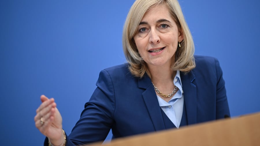 Kommentar: Bitte einfach weiter machen, Frau Warken!