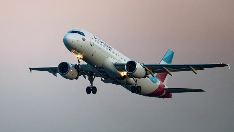 Luftfahrt: Fast jeder zweite Flug geht über eine kurze Strecke