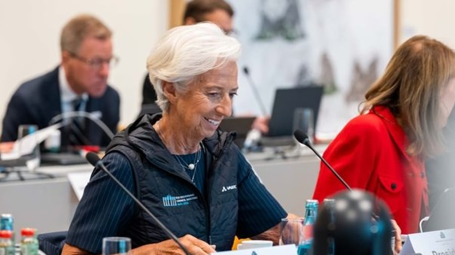 Geldpolitik: Jetzt live: EZB-Chefin Lagarde erklärt die Zinserhöhung