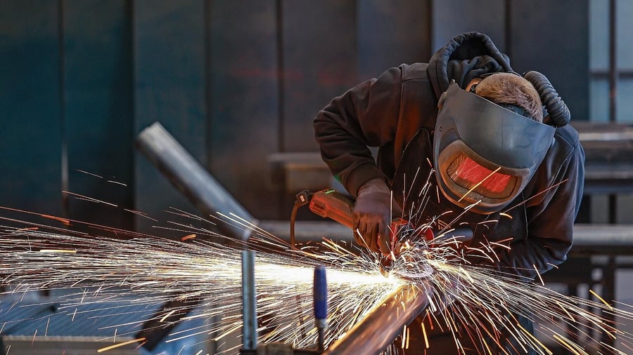 Hannover Messe: Wie Industrieunternehmen KI gegen Fachkräftemangel einsetzen