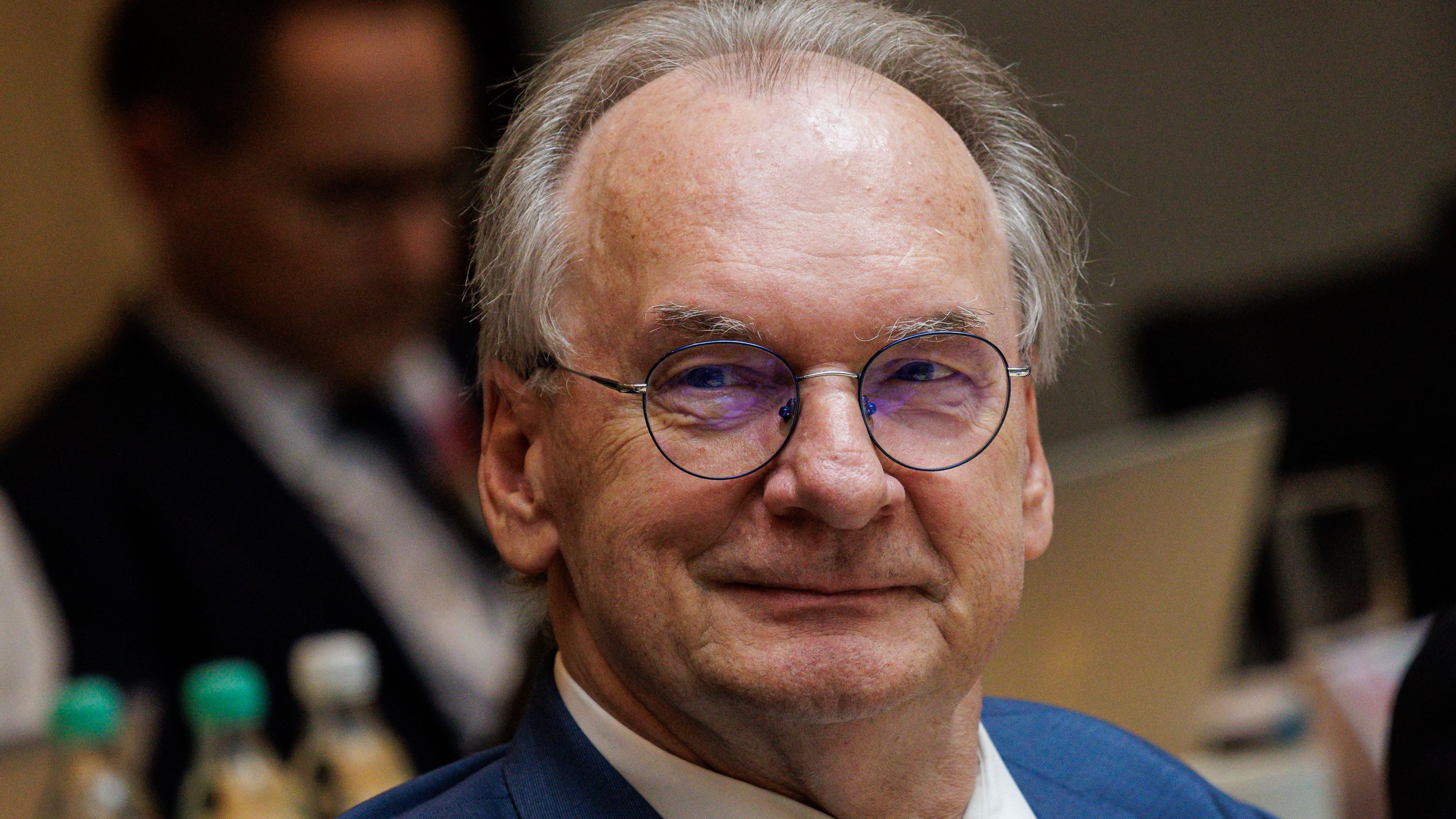 Sachsen-Anhalt: Ministerpräsident Haseloff will Amt vorzeitig abgeben