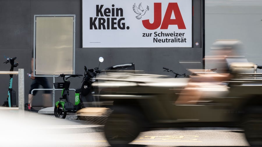Volksabstimmung: Hochrechnung: Schweizer gegen striktere Neutralität