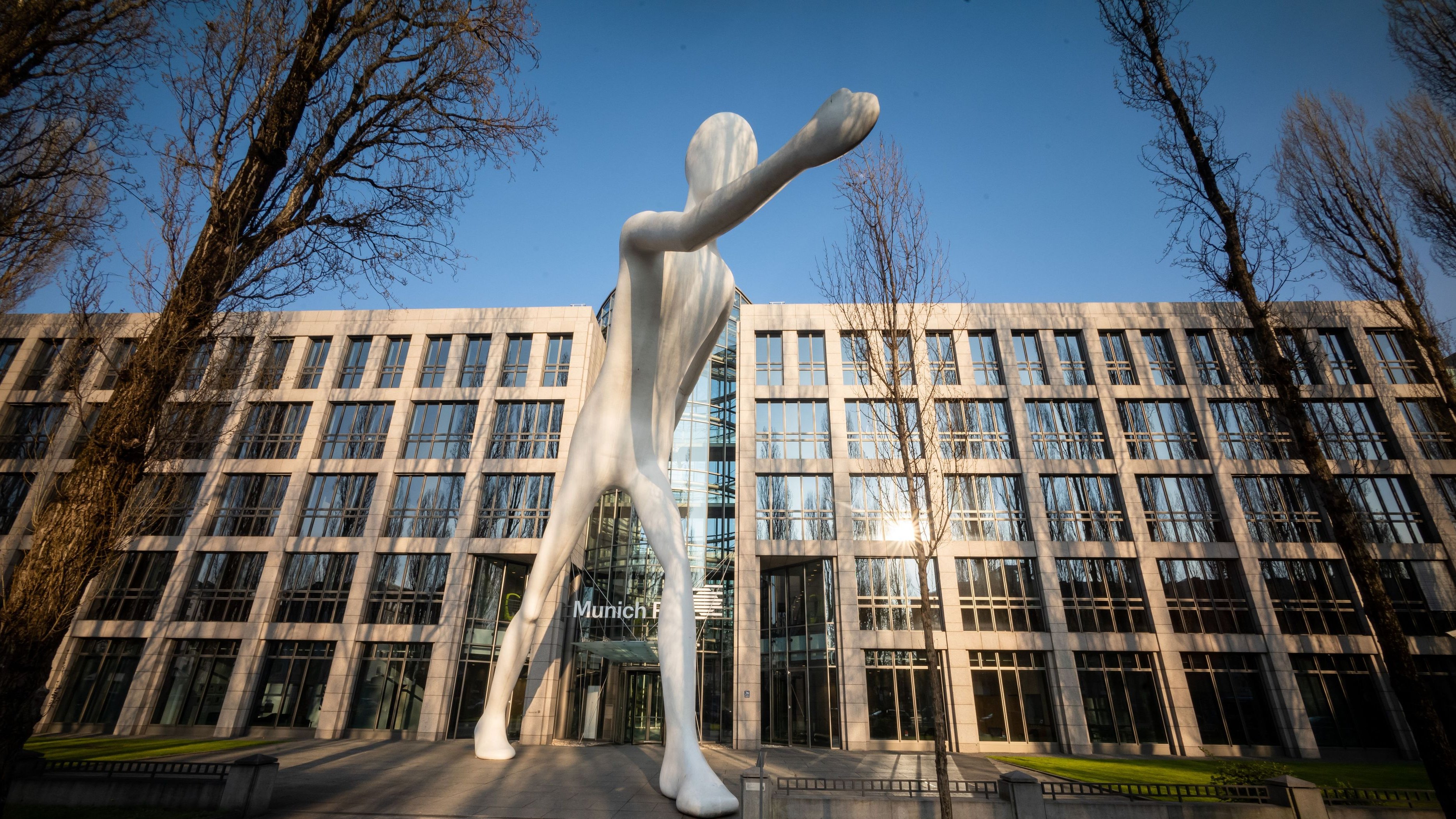 Insurers: What industry experts expect from Munich Re's new strategy