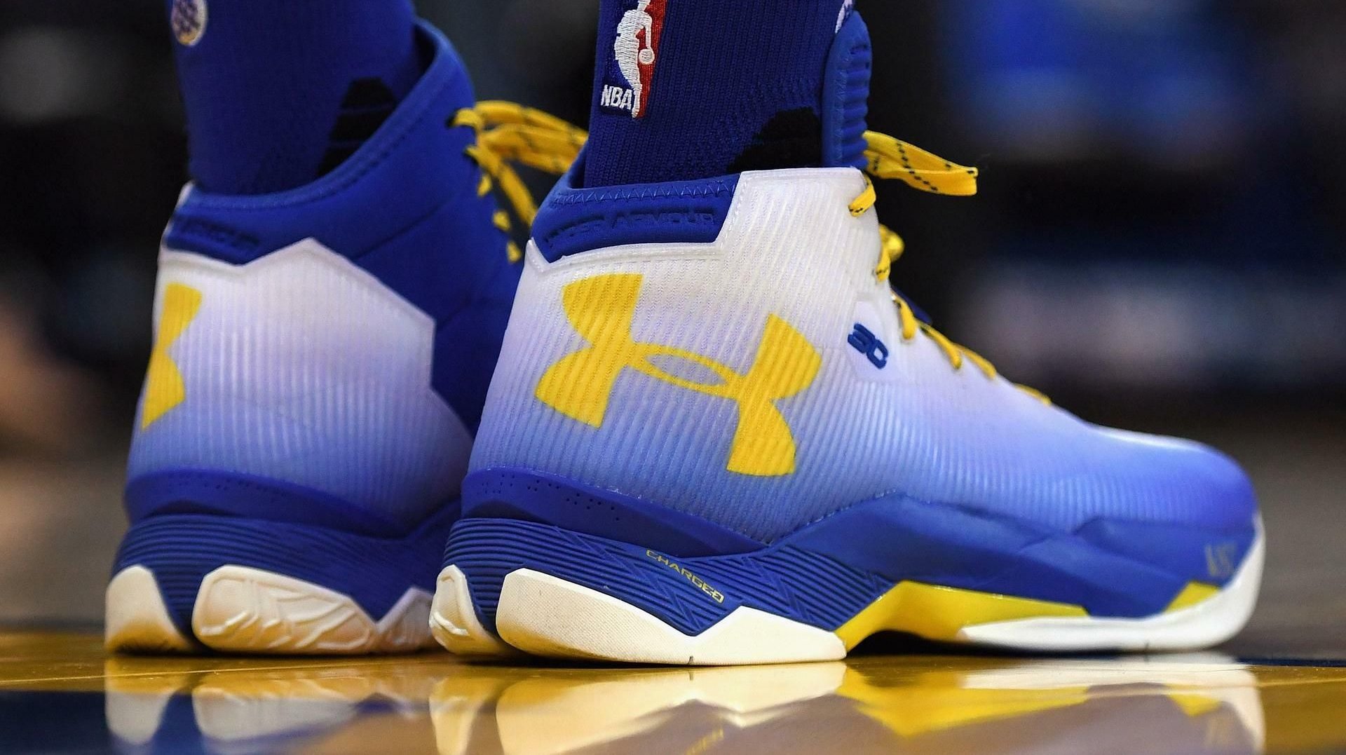 Gesch&auml;ftszahlen im Newsblog: US-Sportartikelfirma Under Armour hebt Prognose an