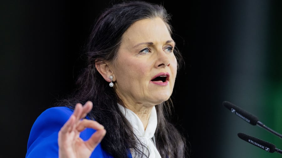 Niedrigwasser: „Am Ende stehen Produktionsbänder still“: CDU-Wirtschaftsflügel fordert Aufhebung des Lkw-Sonntagsfahrverbots
