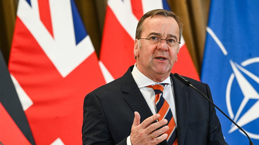 +++ Bundesregierung +++: Pistorius lehnt Beteiligung an Frankreichs Nuklearschirm ab