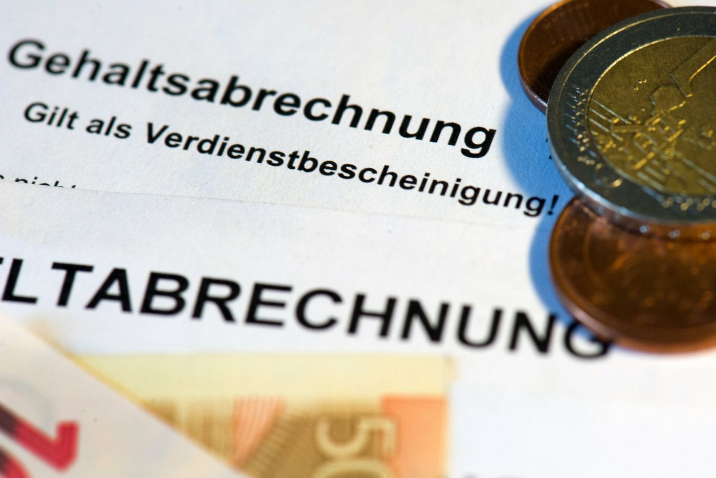 Wie Viel Verdient Man Als Kaufmann Für Büromanagement Bankkaufmann-Gehalt 2023: Wie viel verdient ein Bankkaufmann?