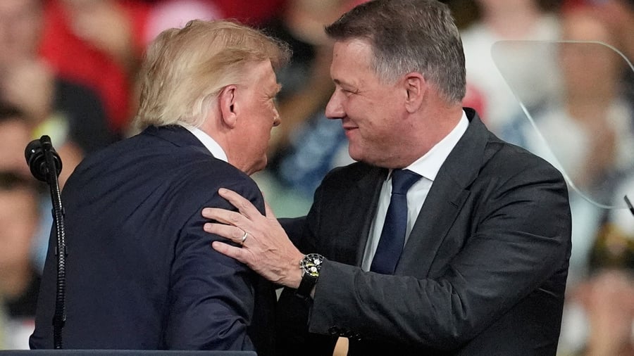 US-Werk von Audi: Döllner-Auftritt mit Trump: Kritik und Rücktrittsforderung