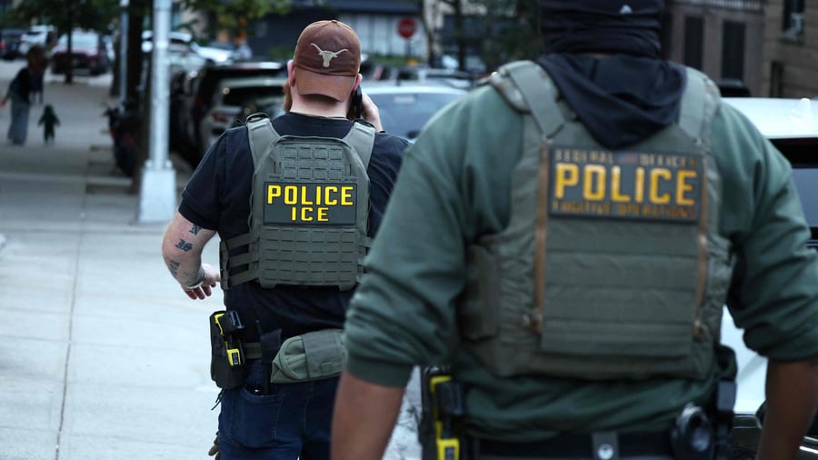 +++ USA +++: Aktivisten nehmen bei Hackerangriff ICE-Beamte ins Visier