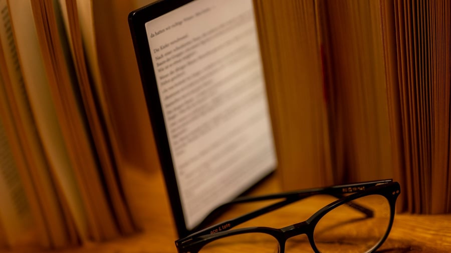 Reader vs. Buch : Mit E-Books liest es sich deutlich umweltfreundlicher