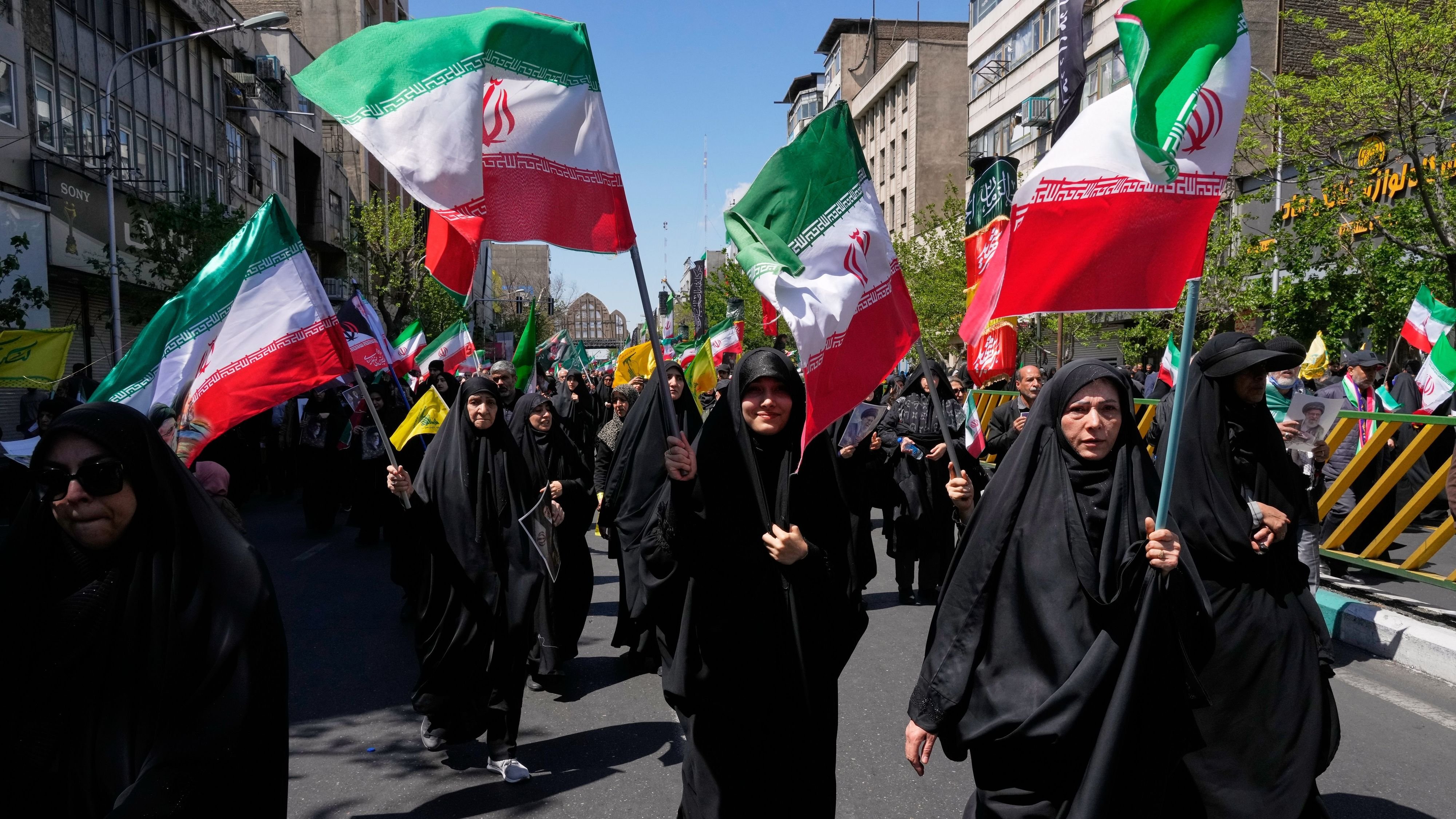 Iran-Krieg: Iran droht, Waffenruhe platzen zu lassen &ndash; Trump reagiert scharf