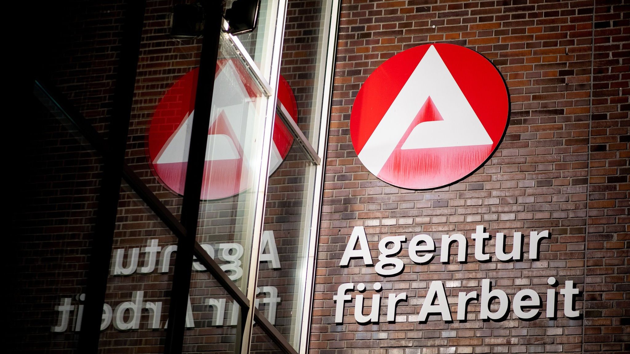 Arbeitslosenquote 2025 in Deutschland: Wie hoch ist die Zahl und was  bedeutet sie?