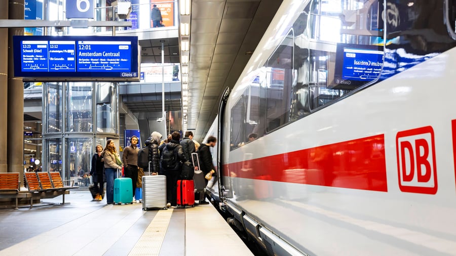 ICE-Ticket: Reisen für 99,99 Euro: Deutsche Bahn bietet Familienticket dauerhaft an