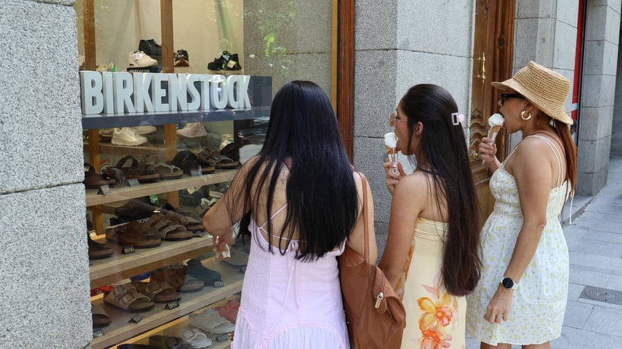 +++ Geschäftszahlen +++: Boom bei Sandalen-Klassiker – Birkenstock hebt Prognose an