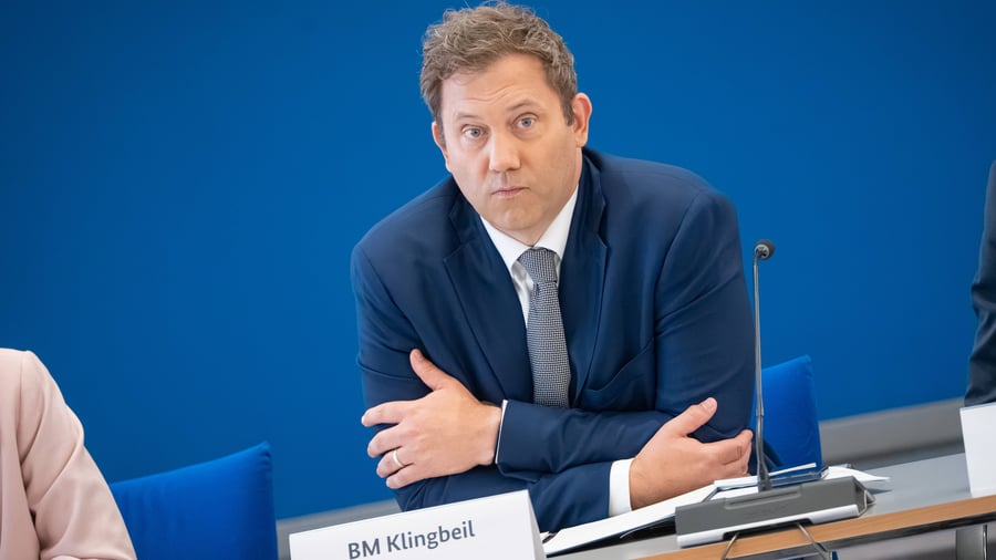 Steuerpolitik: Klingbeil entlastet Arbeitnehmer bei Sonn- und Feiertagsarbeit
