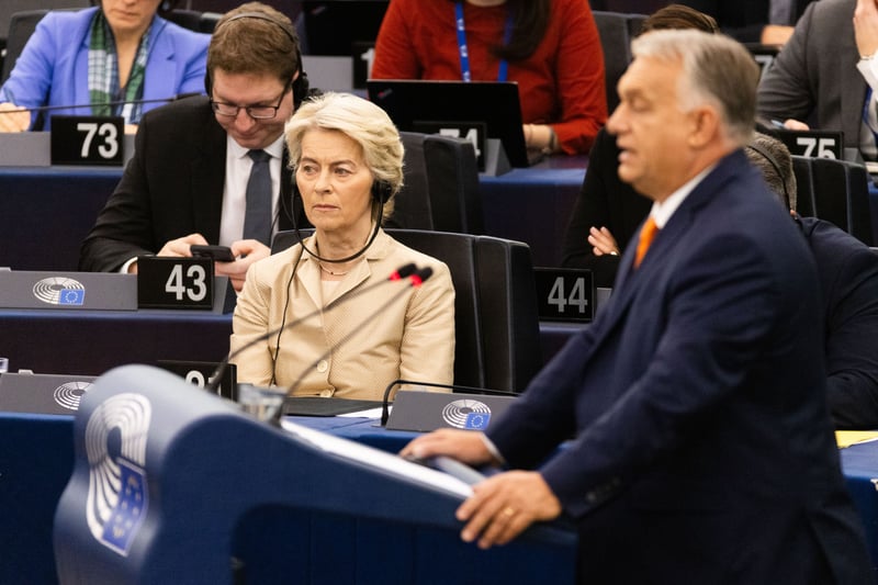 Europäische Union: Von der Leyen und Orban greifen sich im EU-Parlament  verbal an
