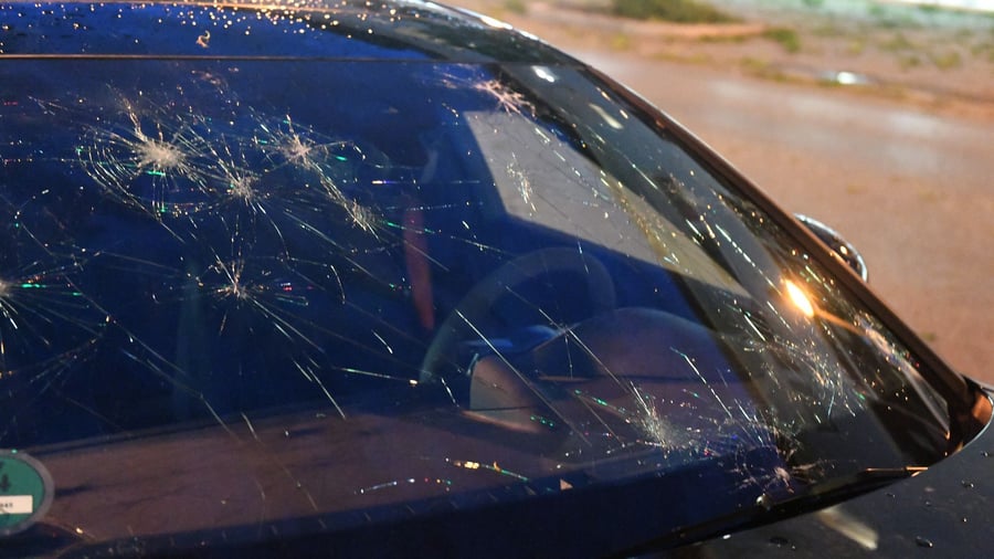 Schön der Reihenfolge nach: Hagelschaden am Auto – So zahlt 
