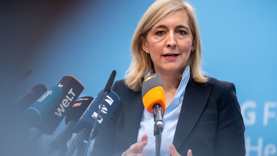 Gesundheit : Was bringt die Last-Minute-Operation für stabile Beiträge?