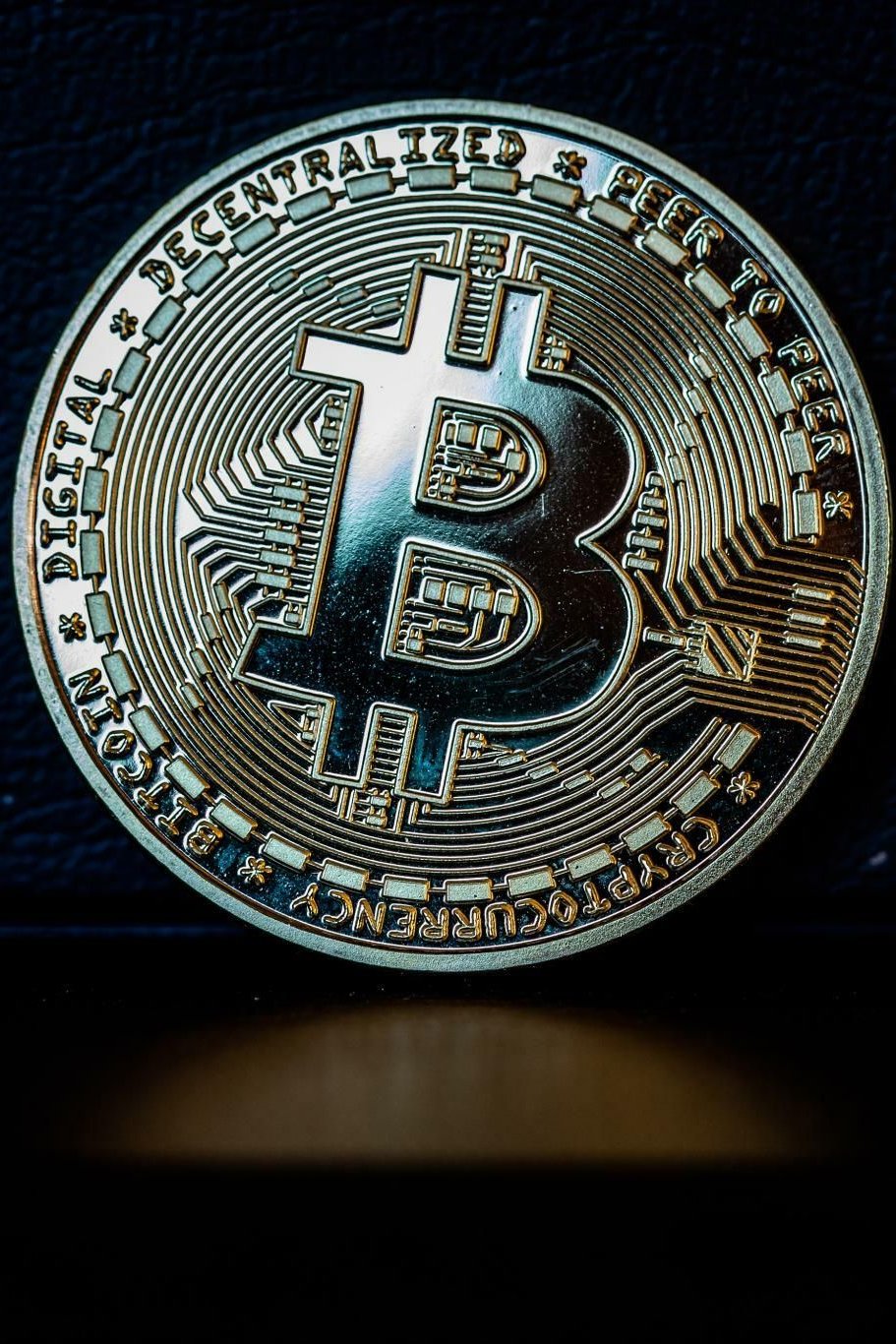 Kryptowährung: Sollte ich in Bitcoin, Cardano & Co. investieren?