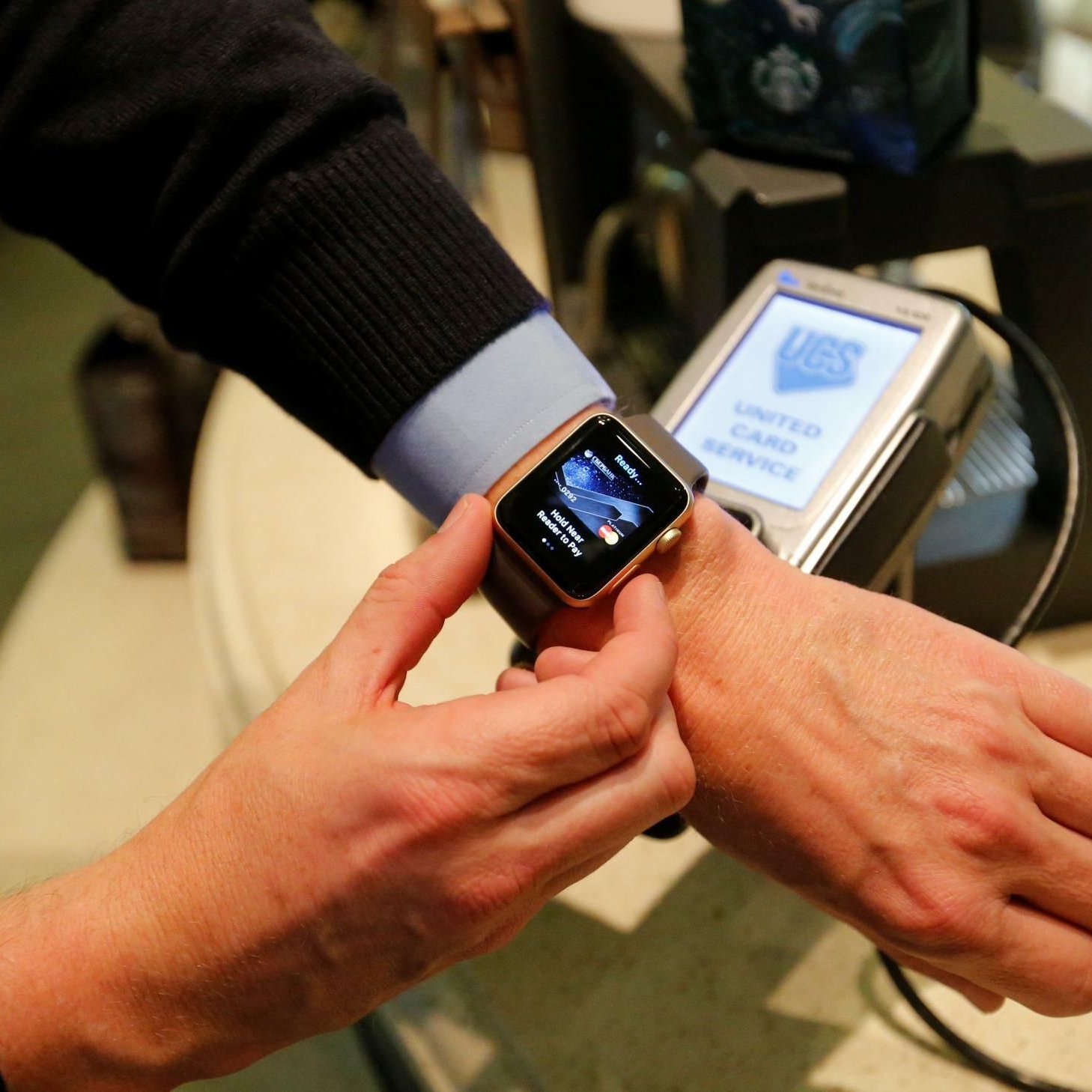 Wear os apple pay hotsell