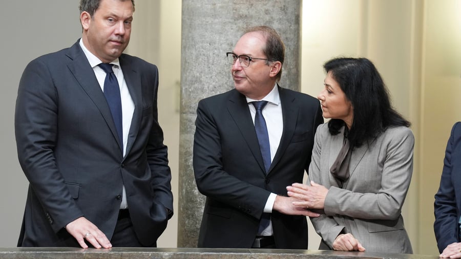 Hybride Angriffe: Stromausfall und Drohnen: Regierung will mit Milliarden kritische Infrastruktur schützen