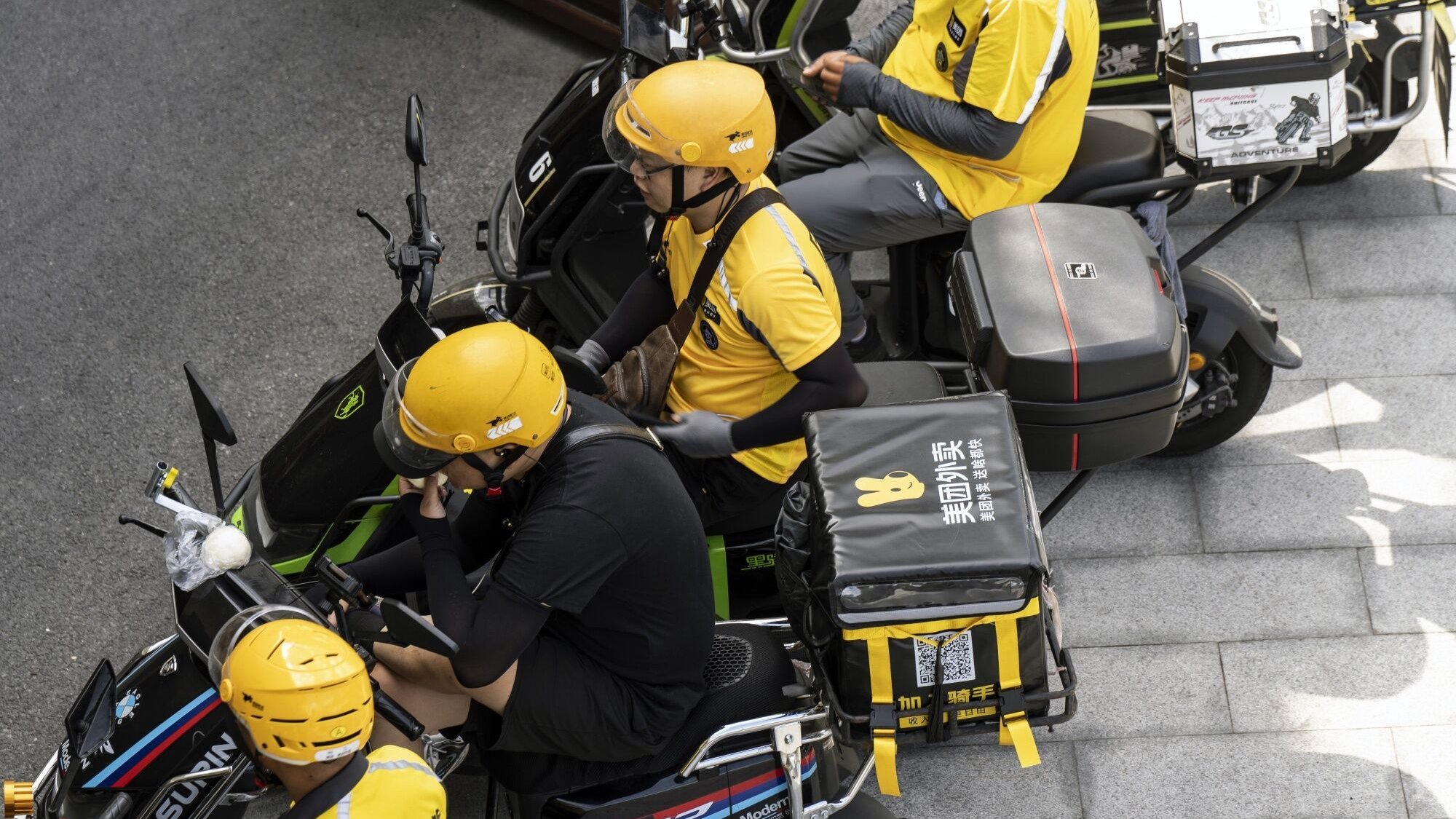 Meituan und Alibaba: China geht gegen ruin&ouml;sen Preiskampf bei Lieferdiensten vor