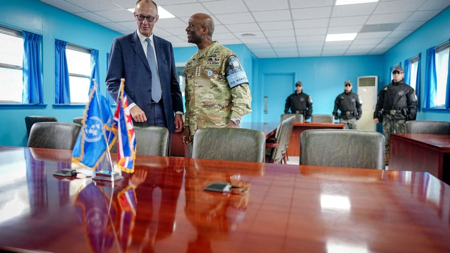 Kanzler auf Asienreise: Besuch an der Grenzlinie: Merz hofft auf Einheit Koreas