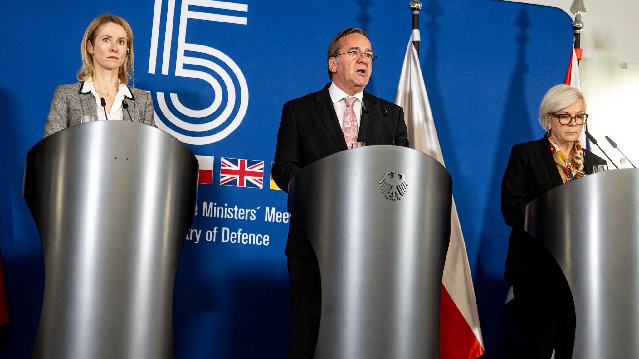 Defensive battle against Russia: Germany pledges to finance US weapons for ...