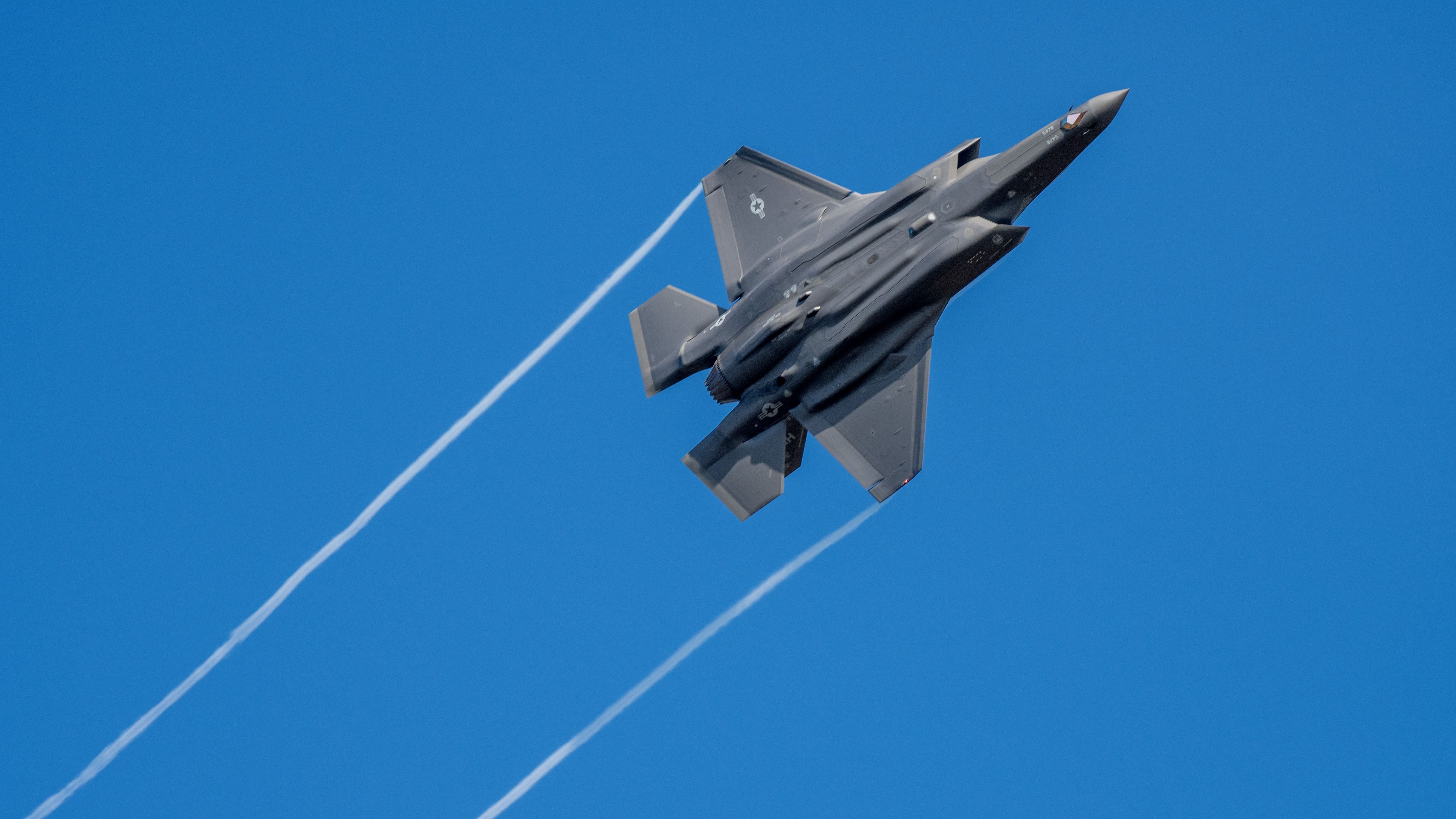 Air Force: F-35 - | This aircraft is splitting the German arms industry