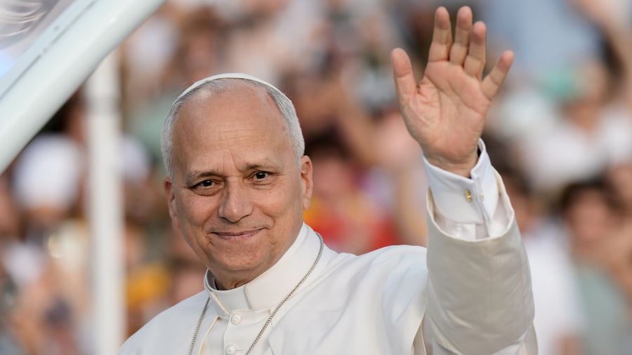 Papst: Papst hält Vigilie mit 40.000 in Barcelona