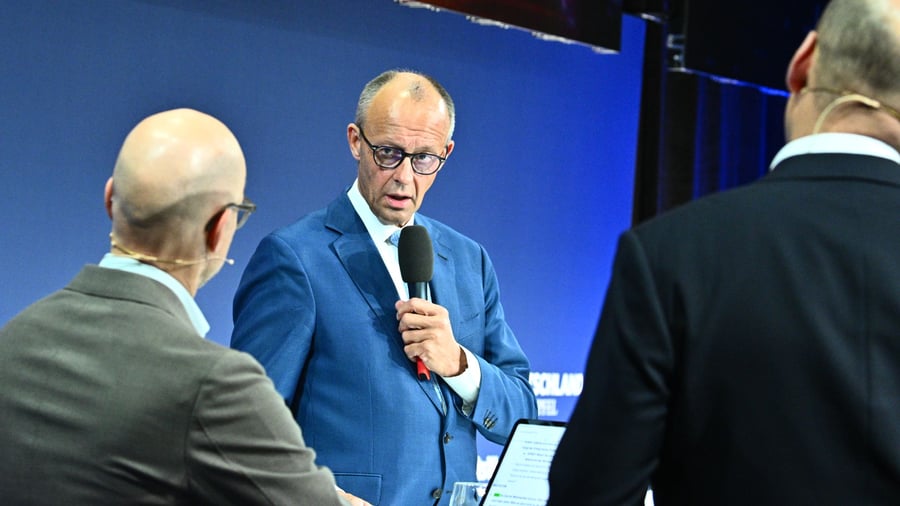 Deutschland-Gipfel: „Pessimismus ist Zeitverschwendung“: Friedrich Merz sucht die Zuversicht
