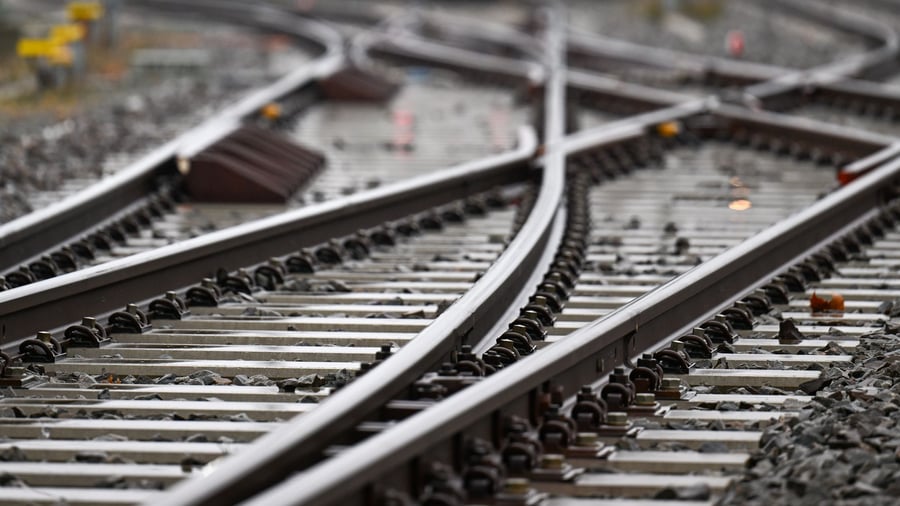 Verkehrsministerkonferenz: Bahnverkehr unter Druck: Länder fordern mehr Geld vom Bund