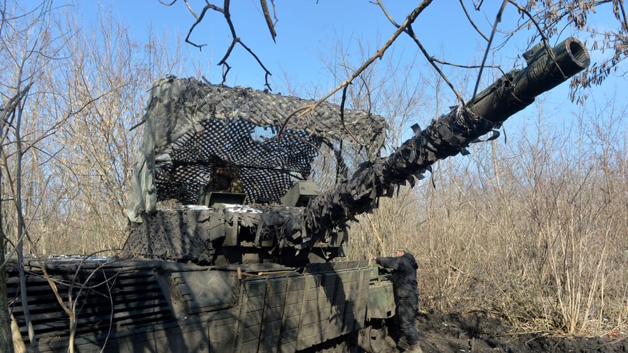 Ukraine-Krieg: Ukraine stockt Wehretat nach EU‑Kre