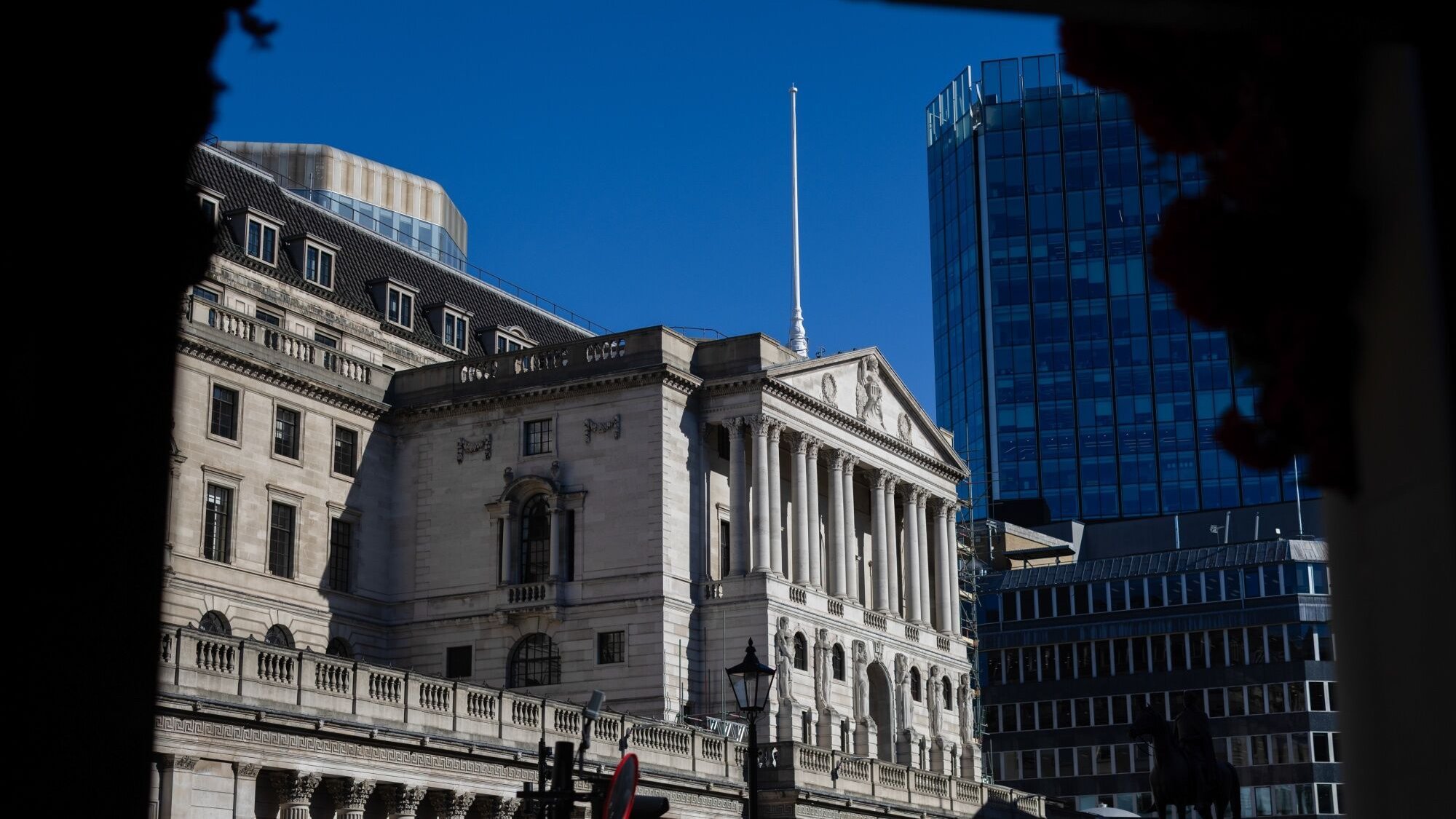 Geldpolitik: Zinspause in Zeiten des Iran-Kriegs – Britische Notenbank belässt Leitzins bei 3,75 Prozent