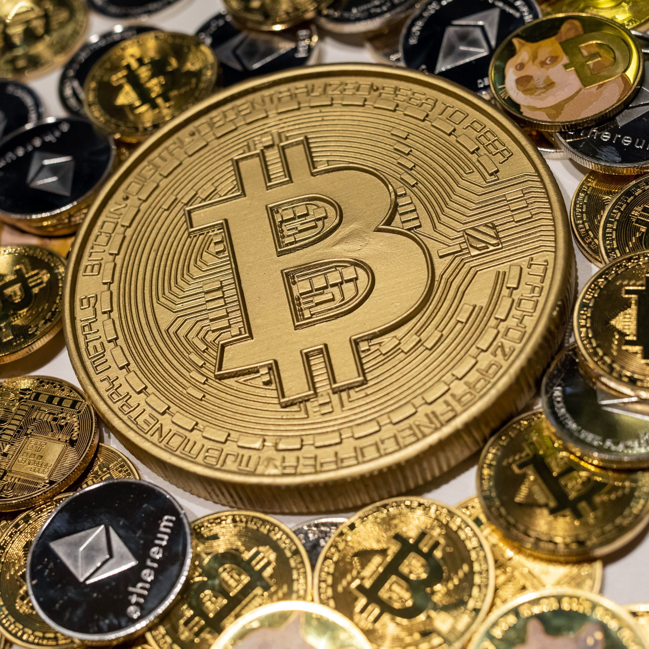 Bitcoin über 63.000 Dollar: Euphorie erfasst gesamten Kryptomarkt